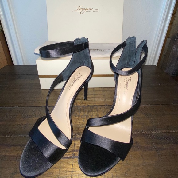 NEW Vince Camuto satin size 7 - Picture 2 of 5